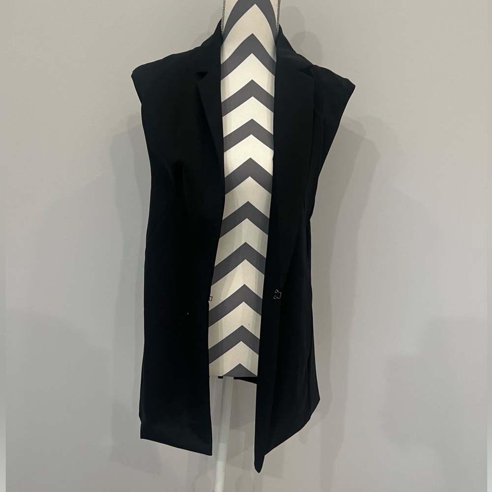 Black Sleeveless Blazer